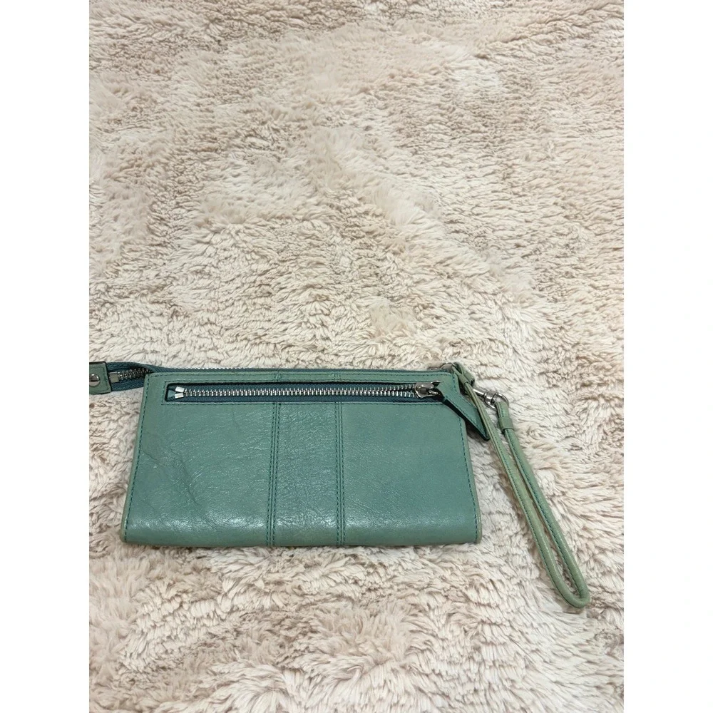 Coach Vintage Sage Green Soft Leather Zip Around Wristlet Wallet Card Organizer